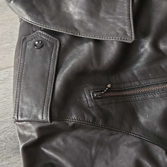 Gorgeous Begedor Italia Women's Leather Jacket - Picture 14 of 15